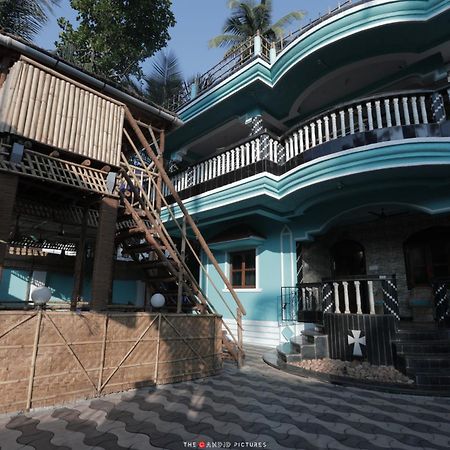 Tropical Wave Hostel Morjim Goa Zewnętrze zdjęcie