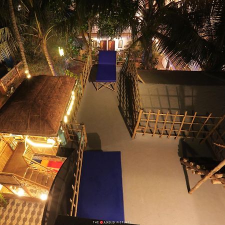 Tropical Wave Hostel Morjim Goa Zewnętrze zdjęcie