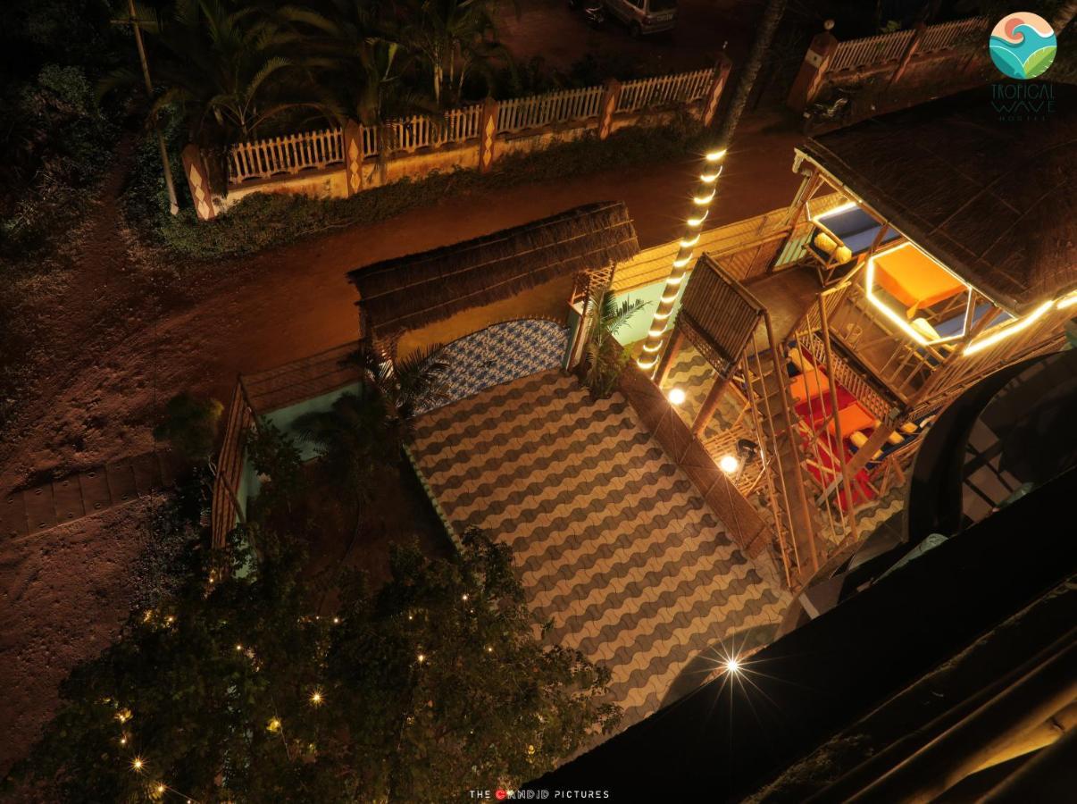 Tropical Wave Hostel Morjim Goa Zewnętrze zdjęcie