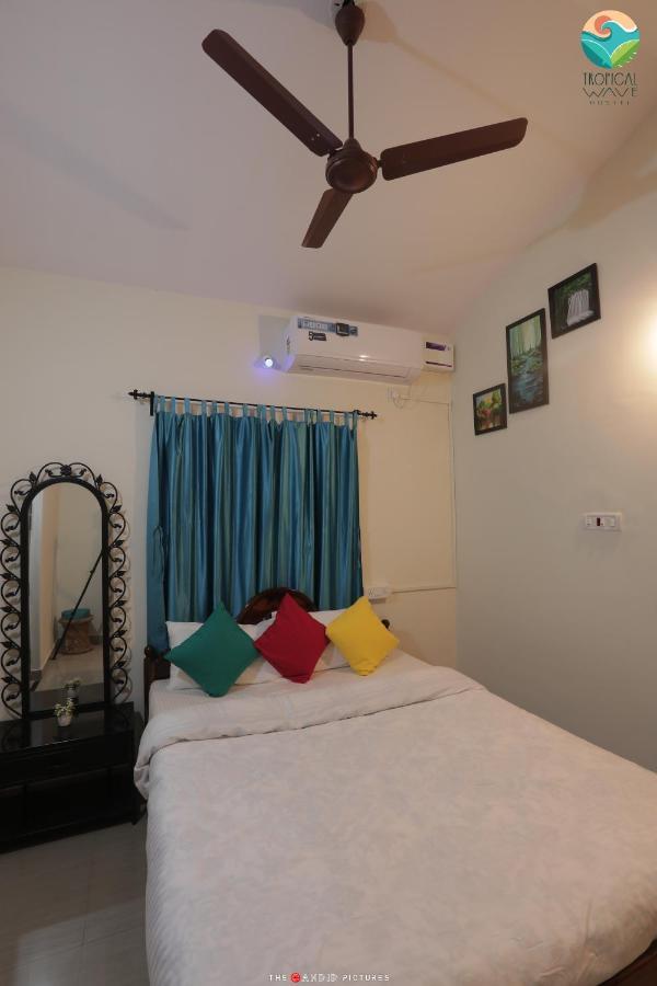 Tropical Wave Hostel Morjim Goa Zewnętrze zdjęcie