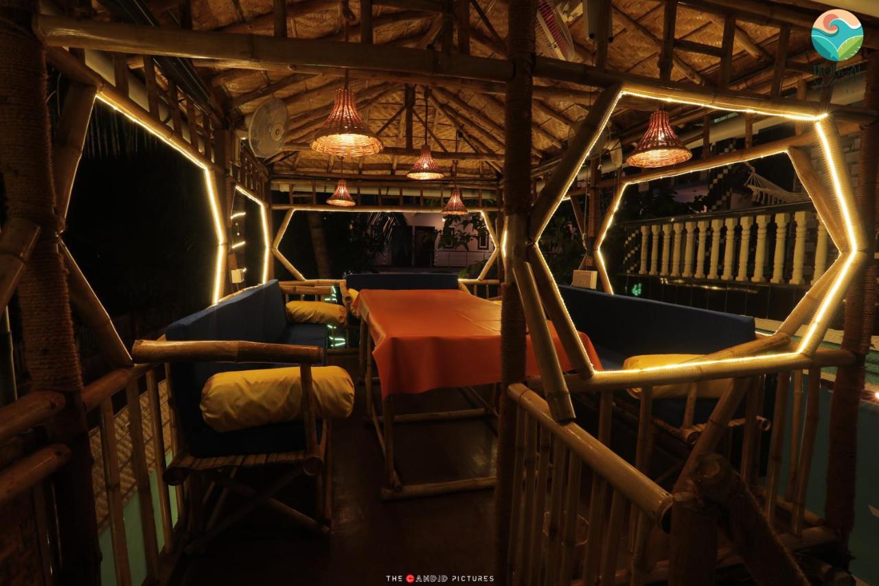 Tropical Wave Hostel Morjim Goa Zewnętrze zdjęcie