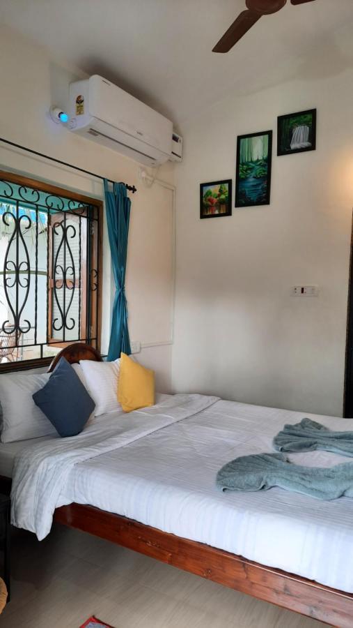 Tropical Wave Hostel Morjim Goa Zewnętrze zdjęcie