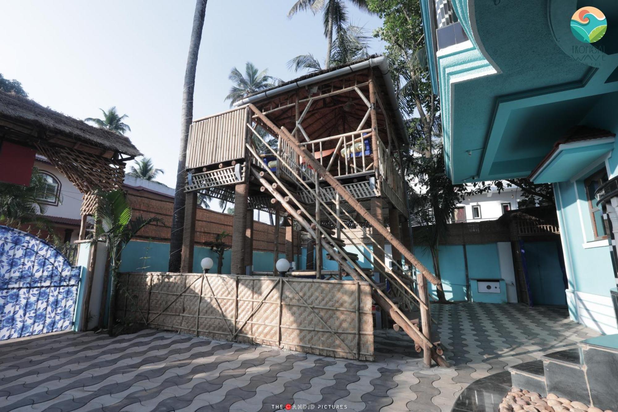 Tropical Wave Hostel Morjim Goa Zewnętrze zdjęcie