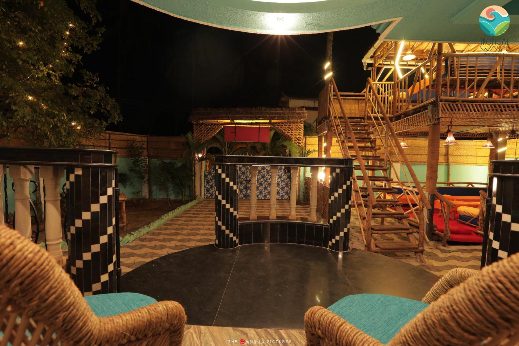 Tropical Wave Hostel Morjim Goa Zewnętrze zdjęcie