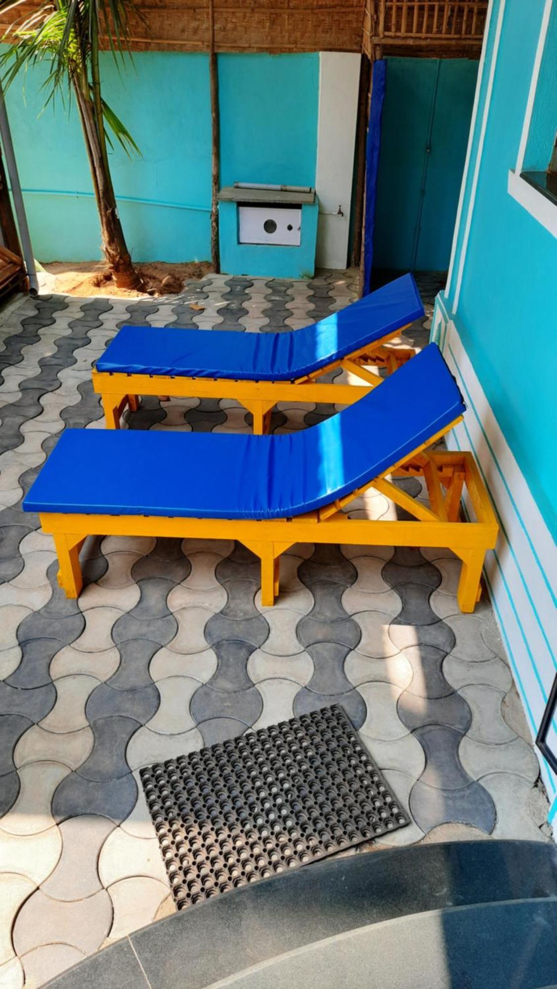 Tropical Wave Hostel Morjim Goa Zewnętrze zdjęcie