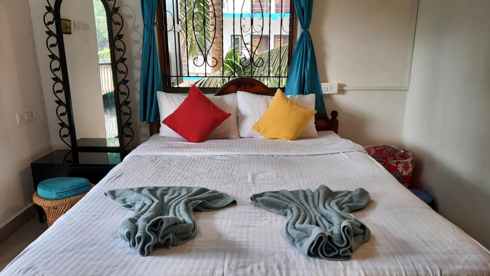 Tropical Wave Hostel Morjim Goa Zewnętrze zdjęcie
